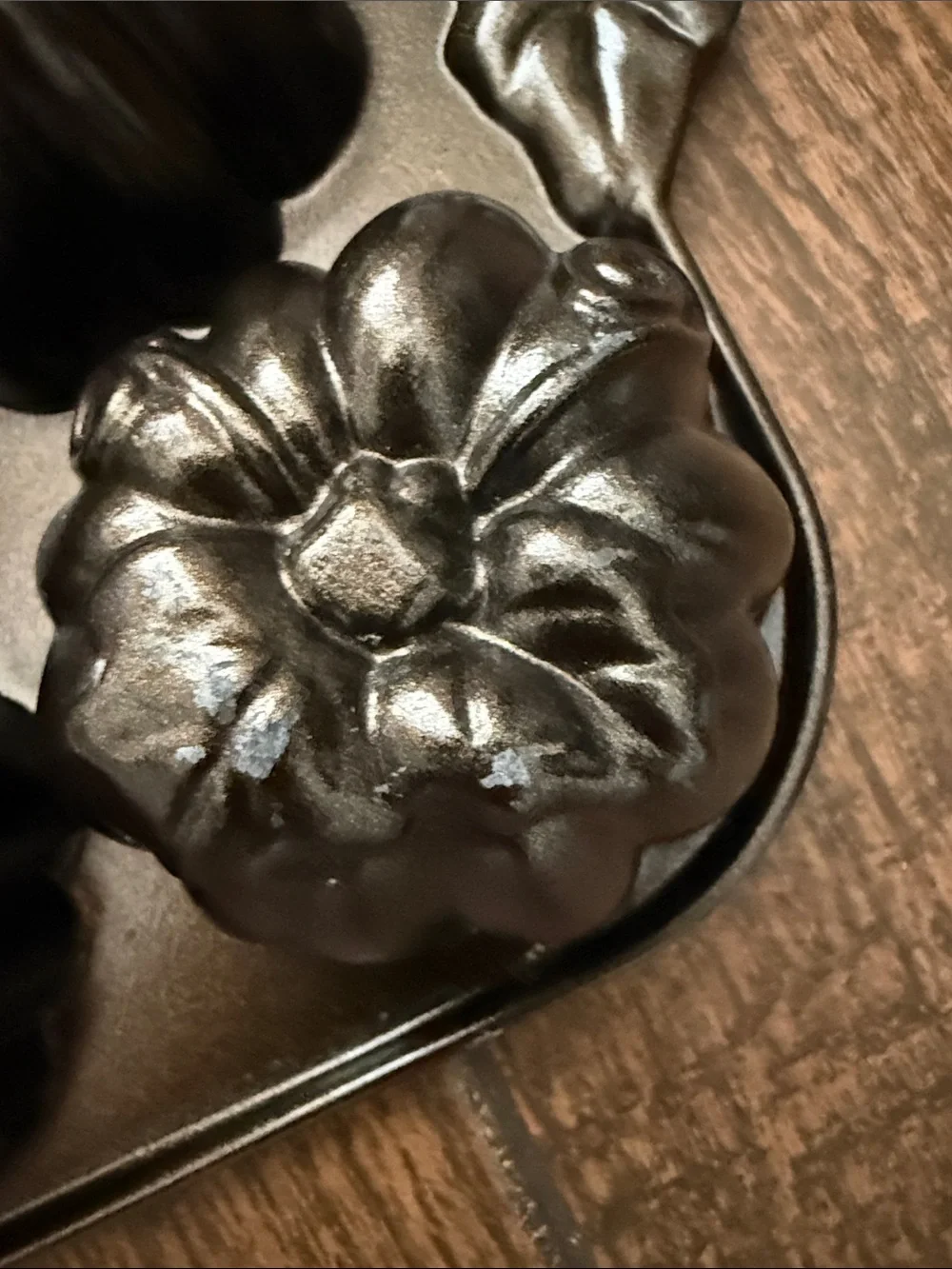 Nordic Ware Bronze Pumpkin Patch Mini Bundt Cakes 6 Cups/1.4 Liters Pan